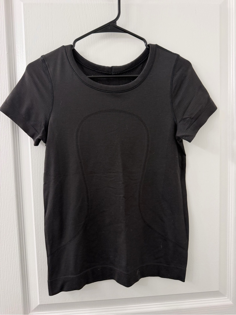 lululemon athletica Black Short Sleeve Seamless Tee